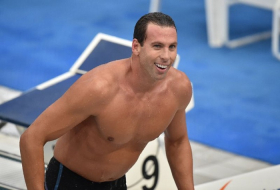 Swimming great Hackett arrested over `mental issues`
